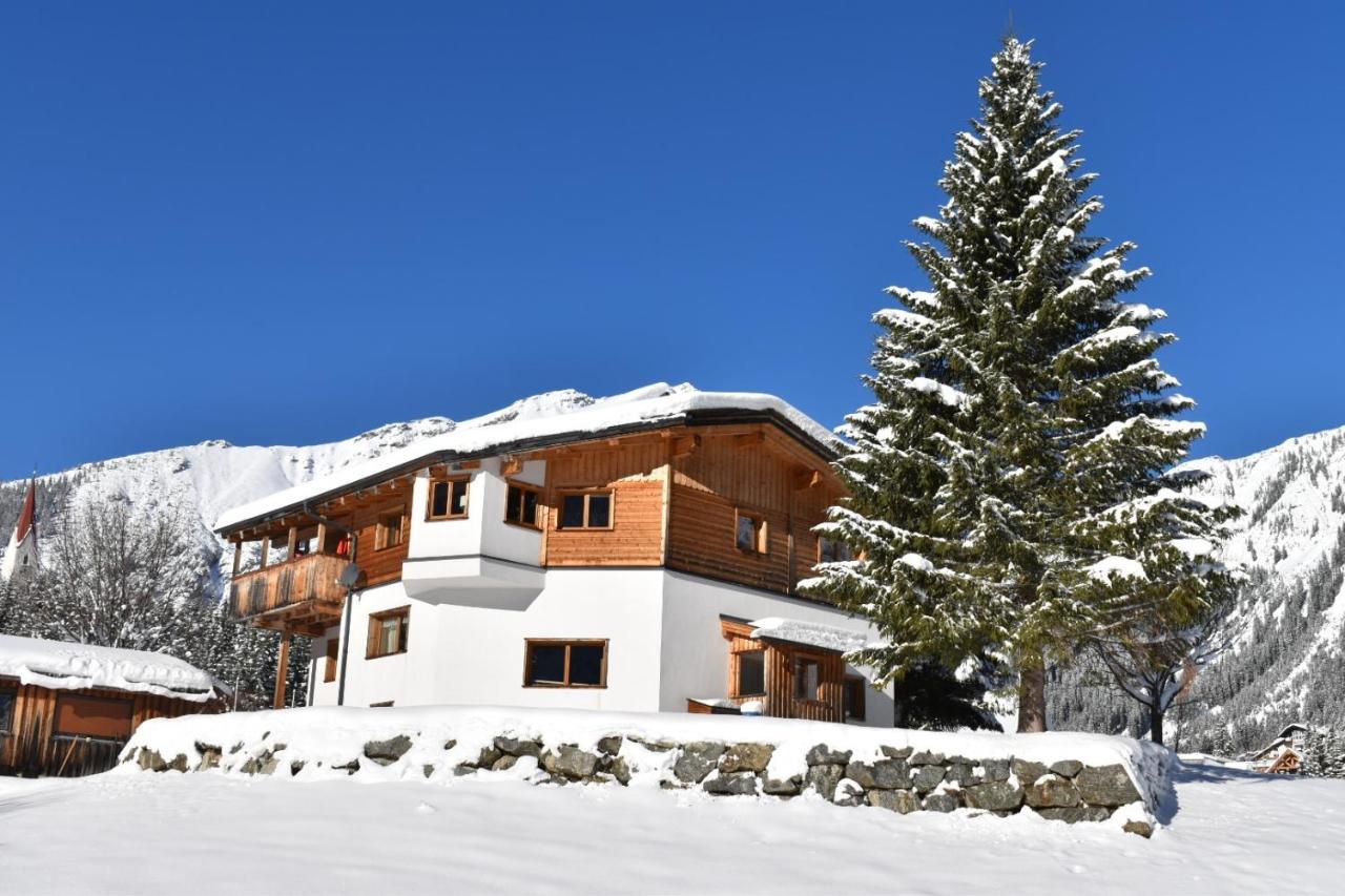 Aparthotels Berwang / Haus Wiesengrund ภายนอก รูปภาพ