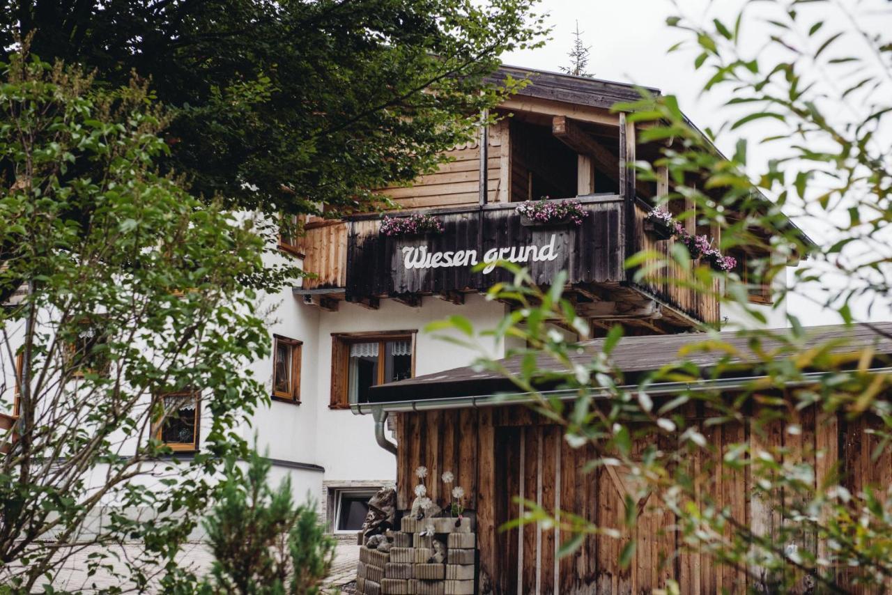 Aparthotels Berwang / Haus Wiesengrund ภายนอก รูปภาพ