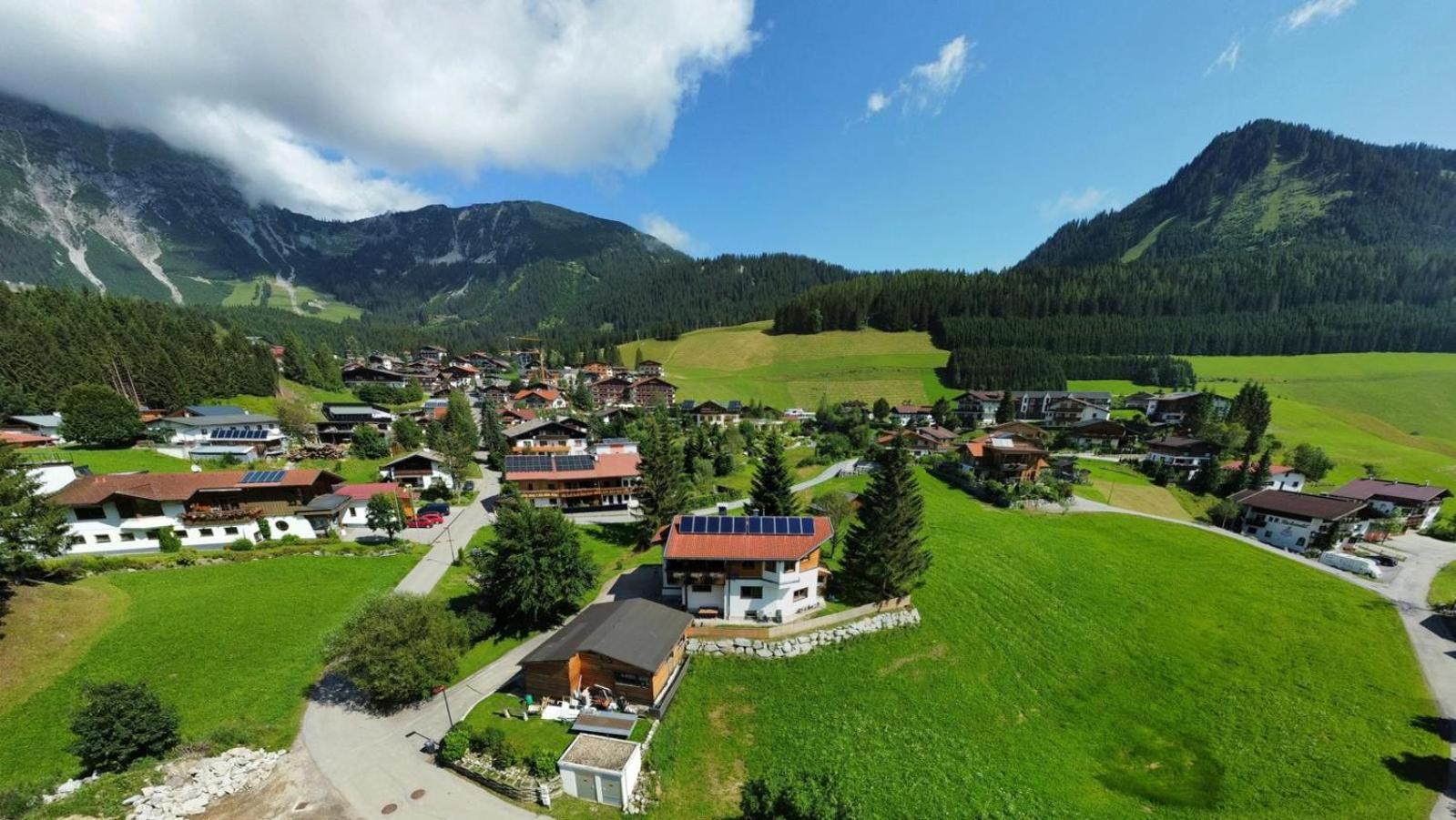 Aparthotels Berwang / Haus Wiesengrund ภายนอก รูปภาพ